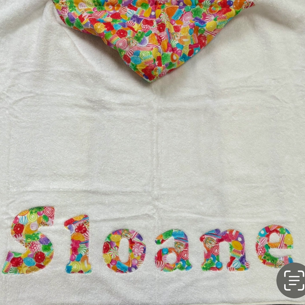 Hooded Towel Gummy Candy (Girl)